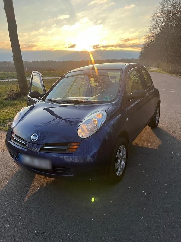Blau Gebraucht 2004 Nissan Micra Kleinwagen | 1.900 € (Fairer Preis) - Bild 1/4