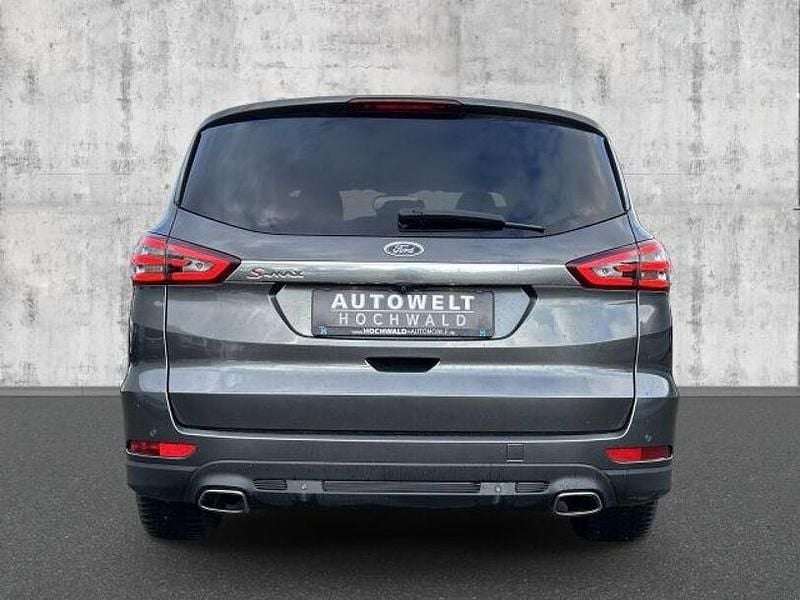 Gebraucht Ford S-MAX Titanium 179 PS (131 kW) 2017 Grau Van / Kleinbus