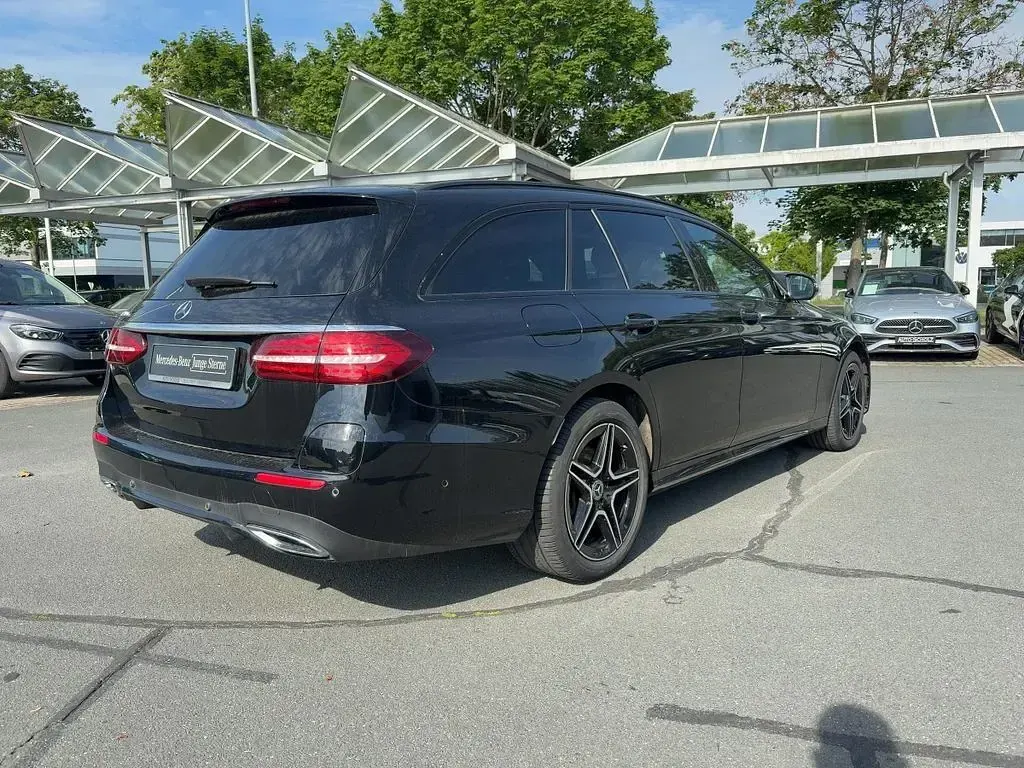 Gebraucht Mercedes E300 AMG 211 PS (155 kW) 2022 Schwarz Kombi
