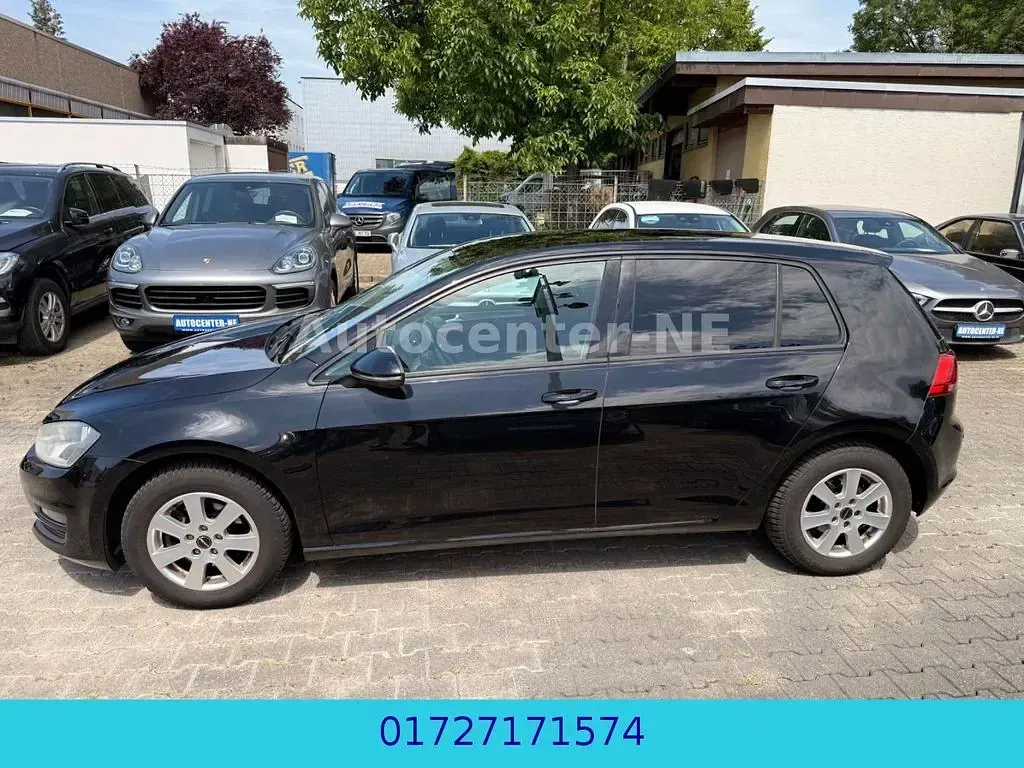 Gebraucht VW Golf VII Trendline 105 PS (77 kW) 2014 Schwarz Limousine