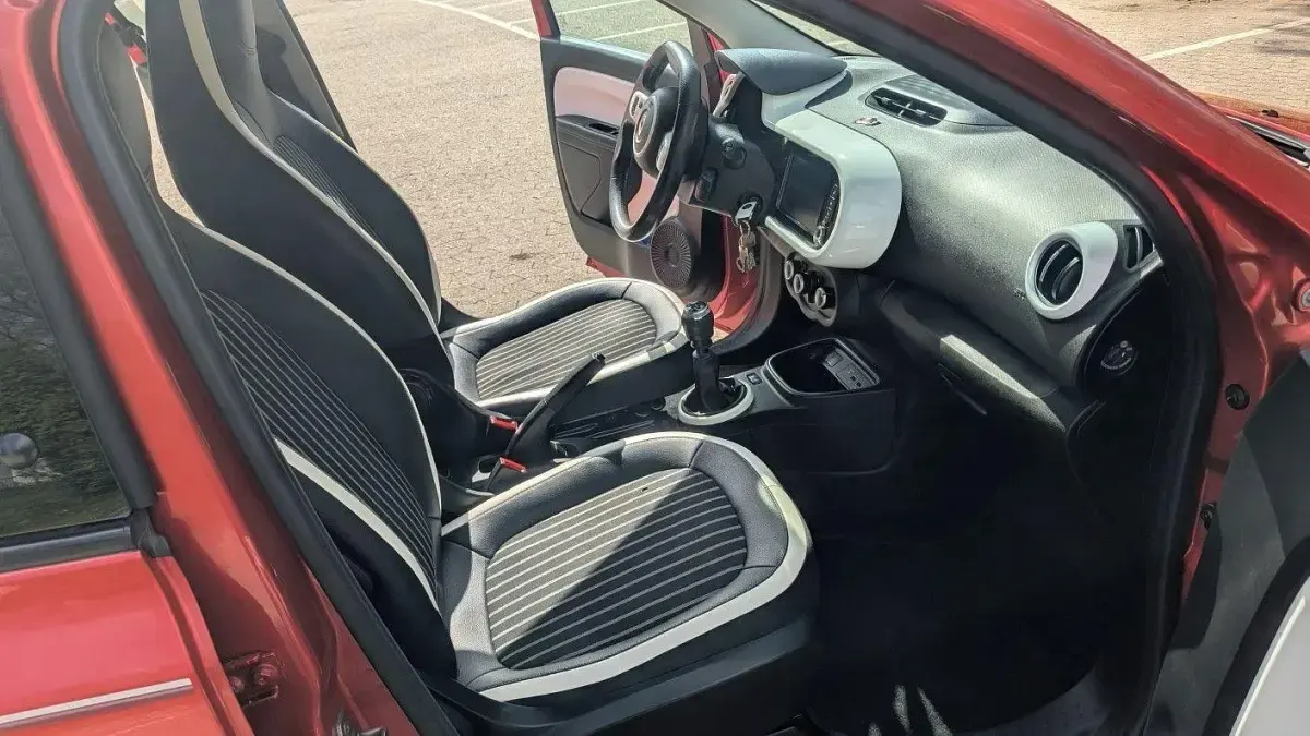 Używany Renault Twingo Intens 92 KM (67 kW) 2019 Czerwony Hatchback
