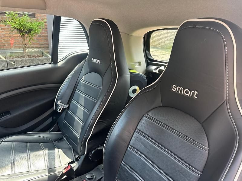 Gebraucht Smart ForTwo Electric Drive 62 kW (85 PS) 2019 Weiß Coupé