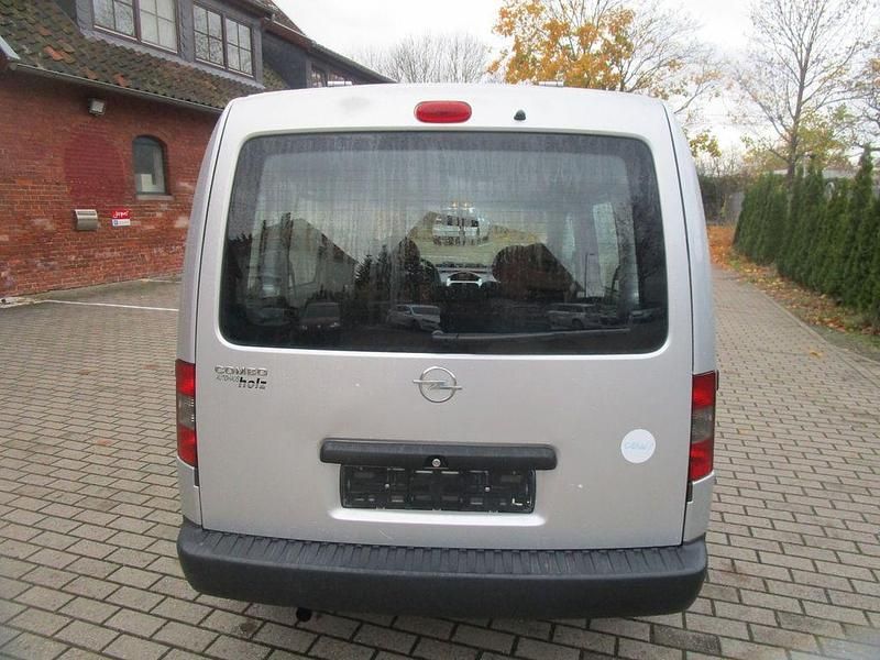 Gebraucht Opel Combo Edition 90 PS (66 kW) 2007 Silber Kombi