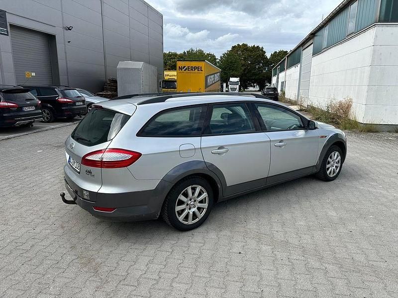 Gebraucht Ford Mondeo Trend 125 PS (91 kW) 2009 Silber Limousine