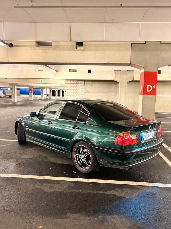 Gebraucht BMW 323 170 PS (125 kW) 1999 Limousine