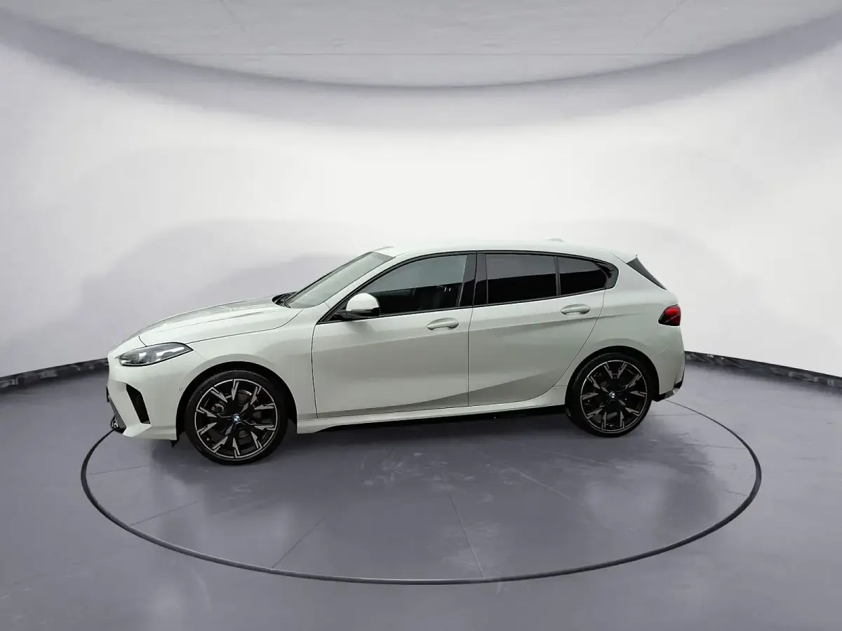 Gebraucht BMW 120 M Sport 163 PS (119 kW) 2025 Weiß Kleinwagen