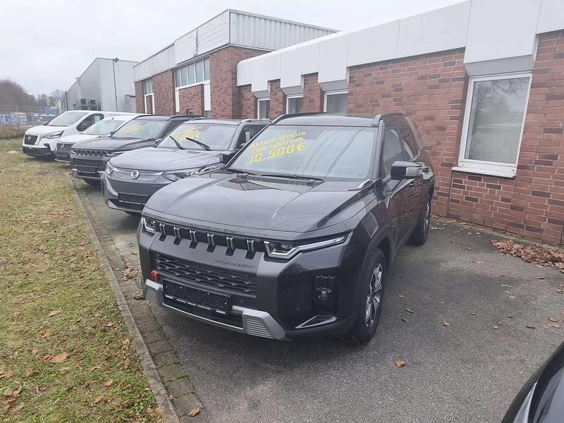 Schwarz Neu 2025 Ssangyong (KGM) Torres Quartz SUV | 32.990 € - Bild 1/4