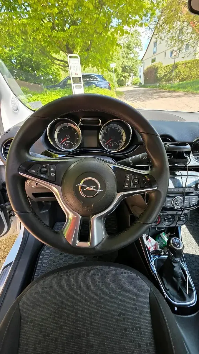 Gebraucht Opel Adam 69 PS (50 kW) 2013 Weiß Kleinwagen