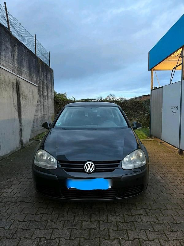 Schwarz Gebraucht 2005 VW Golf V Kombi | 2.000 € (Fairer Preis) - Bild 1/4