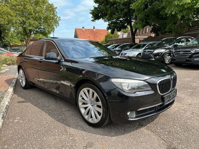 Gebraucht BMW 750 408 PS (300 kW) 2009 Schwarz Limousine