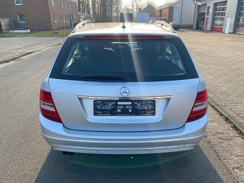 Gebraucht Mercedes C200 136 PS (100 kW) 2013 Silber Kombi