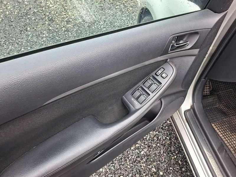 Gebraucht Toyota Avensis Edition 129 PS (94 kW) 2007 Silver metallic Kombi