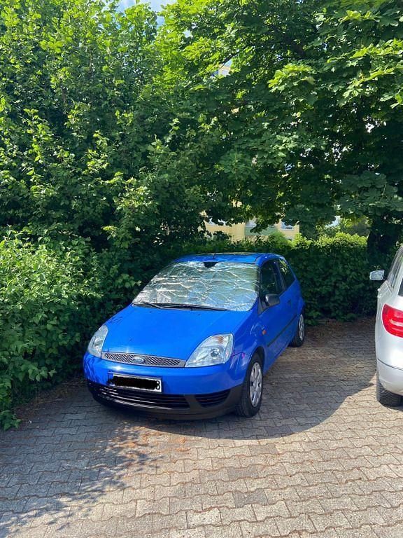 Blau Gebraucht 2002 Ford Fiesta Limousine | 1.200 € (Guter Preis) - Bild 1/3