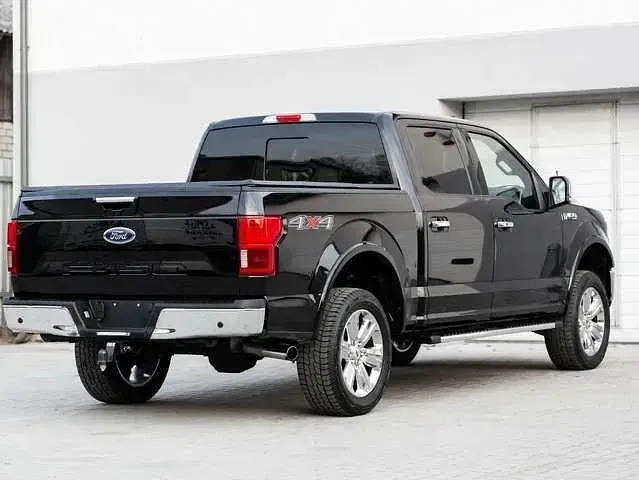 Gebraucht Ford F-150 Lariat 401 PS (294 kW) 2021 Schwarz metallic Pickup