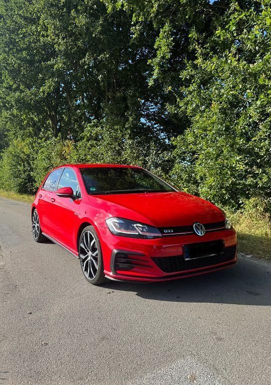Rot Gebraucht 2017 VW Golf VII GTI Limousine | 15.985 € (Fairer Preis) - Bild 1/4
