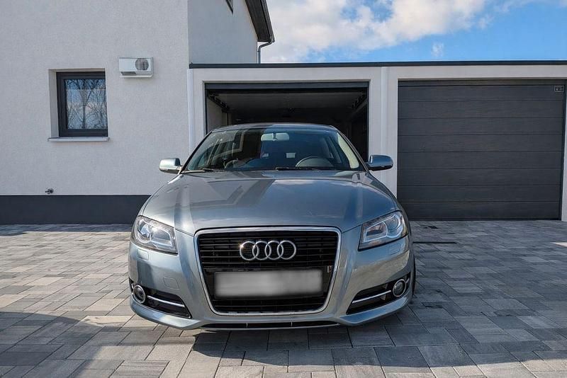 Gebraucht Audi A3 Ambition 105 PS (77 kW) 2010 Silber Kleinwagen