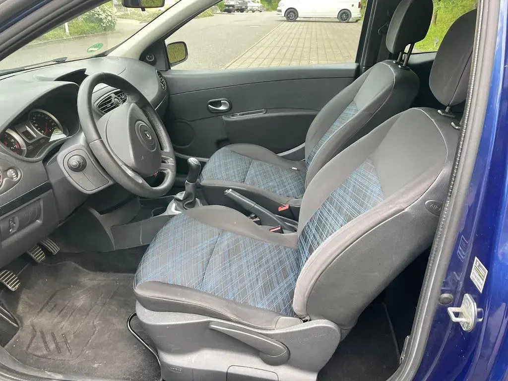 Brugt Renault Clio II Dynamique 101 HK (74 kW) 2008 Blå Sedan