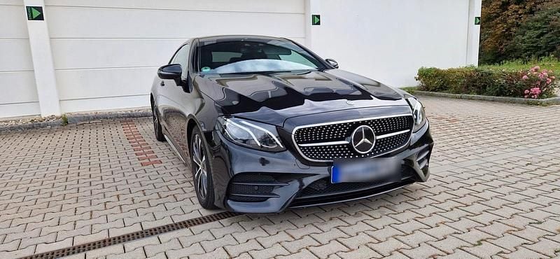 Schwarz Gebraucht 2017 Mercedes E200 AMG Coupé | 31.900 € (Teuer) - Bild 1/4
