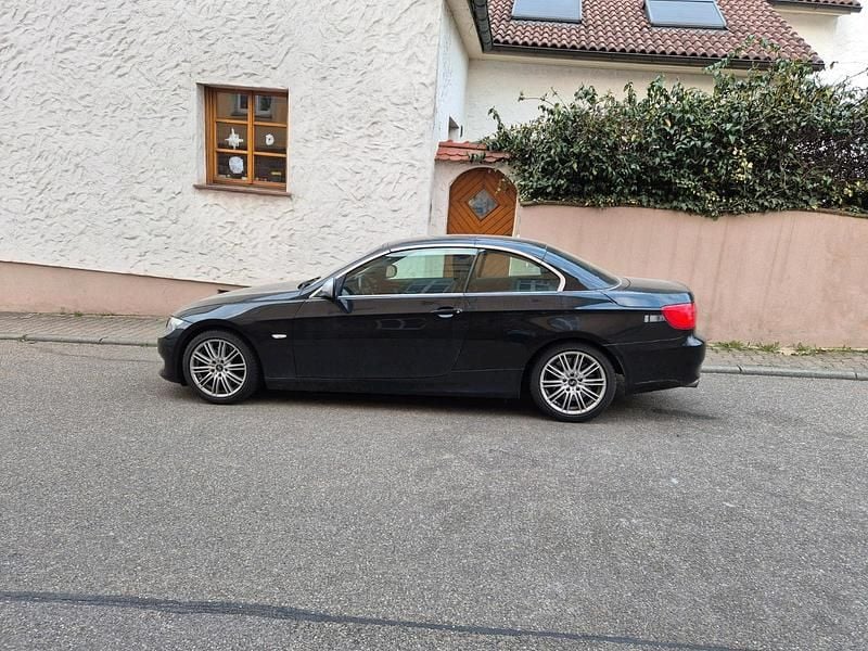 Gebraucht BMW 330 Cabriolet 245 PS (180 kW) 2013 Schwarz Cabrio