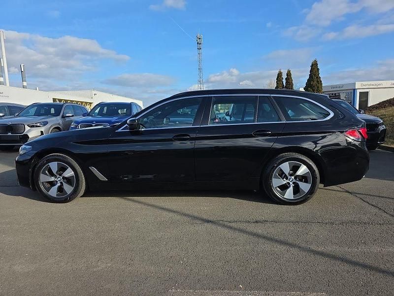 Gebraucht BMW 520 184 PS (135 kW) 2022 Schwarz Kombi