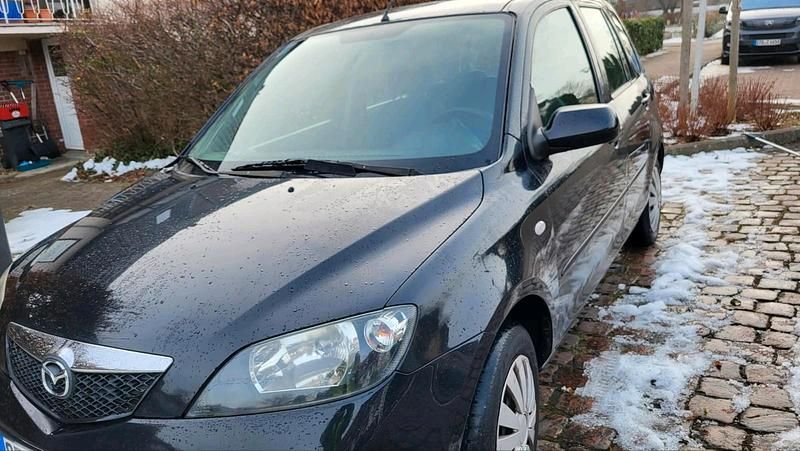 Usado Mazda 2 80 HP (58 kW) 2005 Preto Citadino