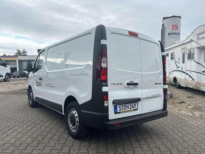Gebraucht Renault Trafic Komfort 110 PS (80 kW) 2024 Arktisweiß Van / Kleinbus