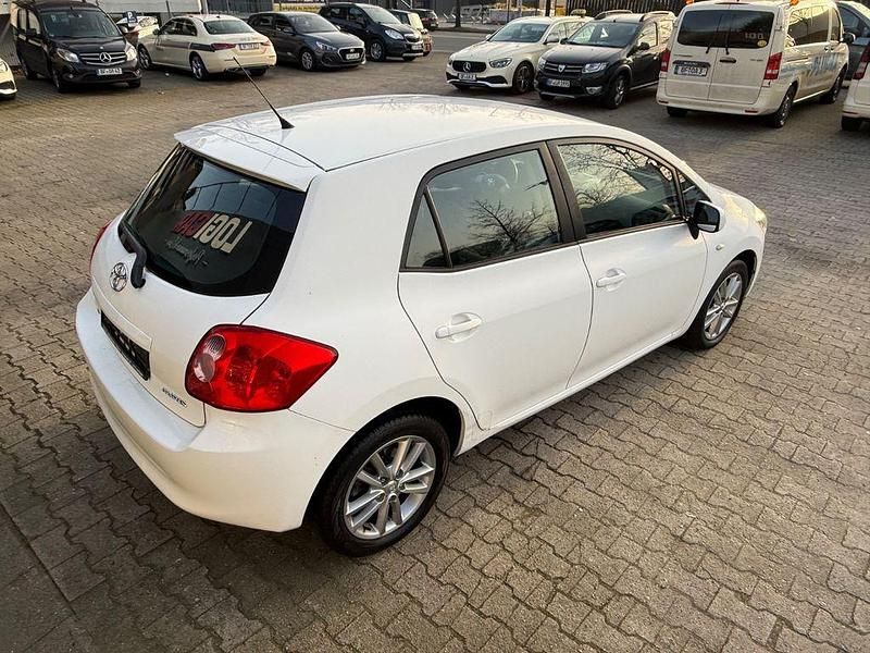 Gebraucht Toyota Auris Sol 124 PS (91 kW) 2008 Weiß Kleinwagen