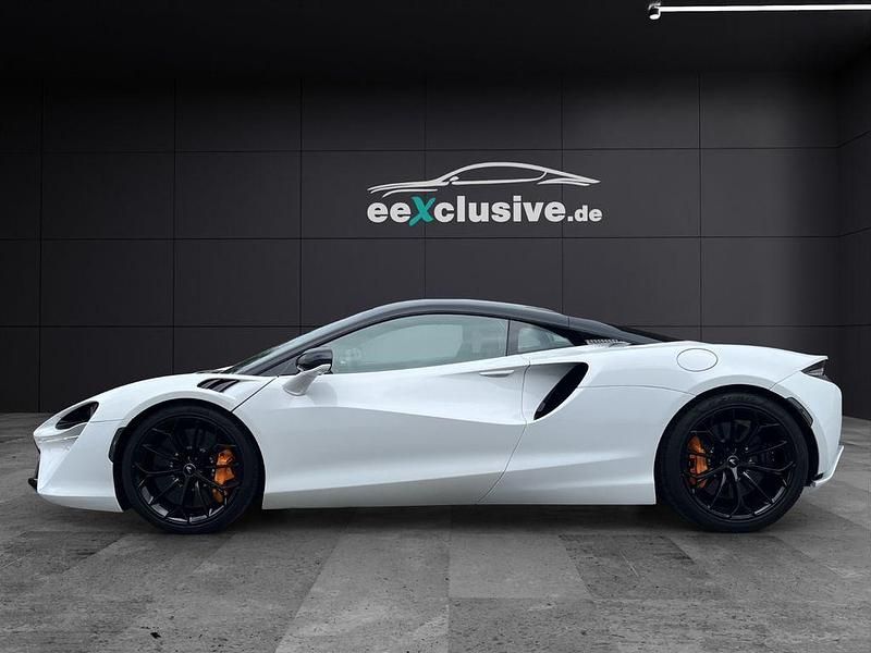 Gebraucht McLaren Artura 680 PS (500 kW) 2023 Ice white Coupé