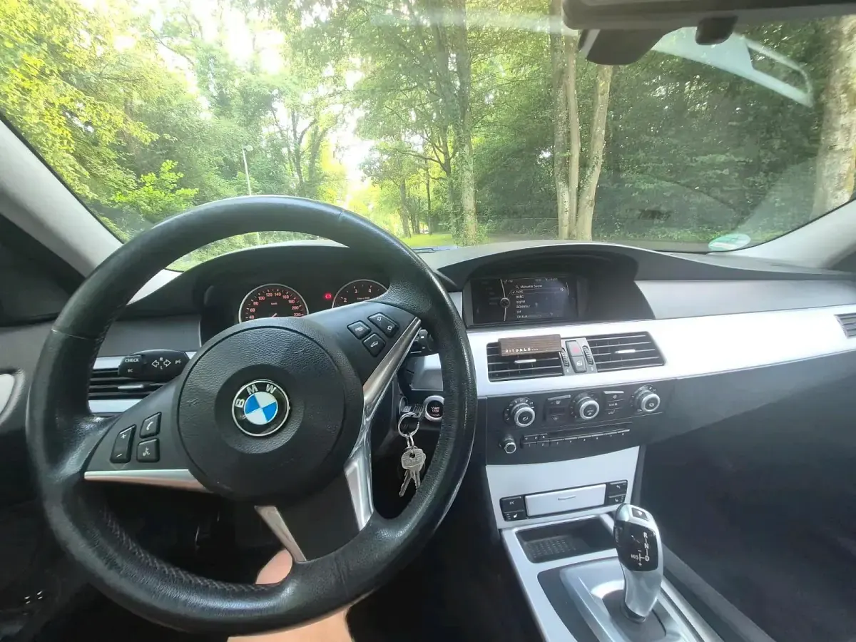Gebraucht BMW 523 Advantage 2009 Schwarz Limousine