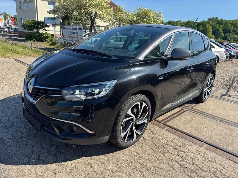 Schwarz Gebraucht 2016 Renault Scénic IV Bose Edition Van / Kleinbus | 8.750 € (Guter Preis) - Bild 1/4