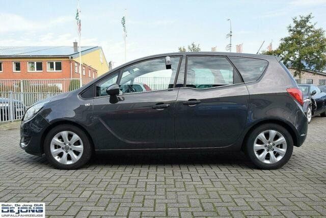 Gebraucht Opel Meriva Innovation 101 PS (74 kW) 2014 Silber metallic Van / Kleinbus
