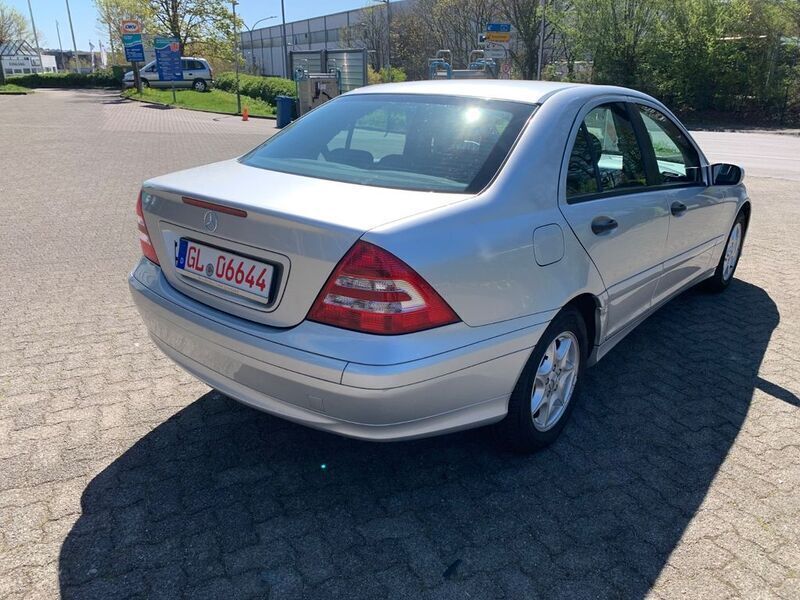 Gebraucht Mercedes C180 143 PS (105 kW) 2006 Silber Limousine