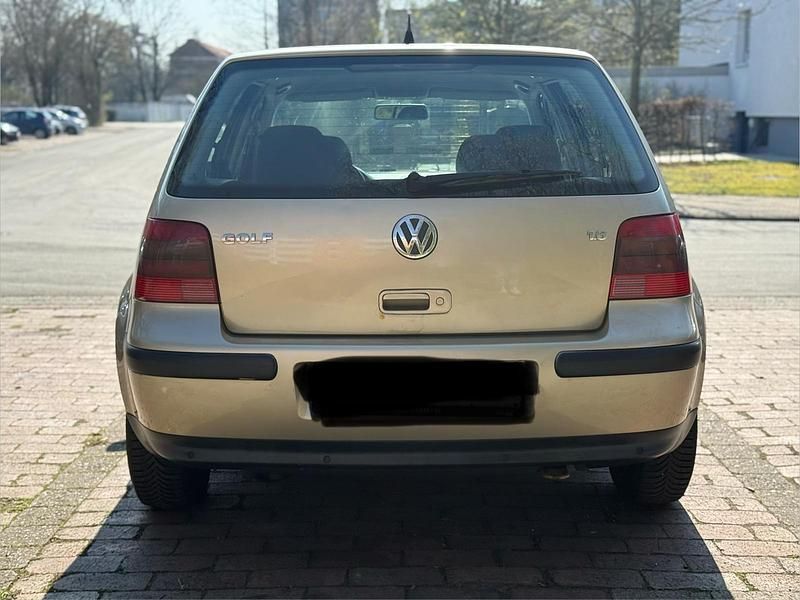 Gebraucht VW Golf IV Edition 102 PS (75 kW) 2001 Gold Limousine