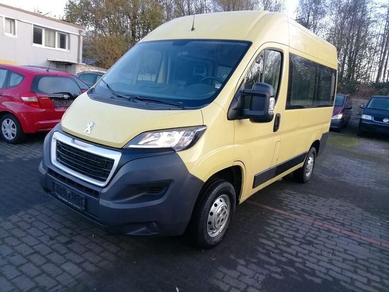 Gelb Gebraucht 2016 Peugeot Boxer Comfort Van | 8.490 € (Guter Preis) - Bild 1/4