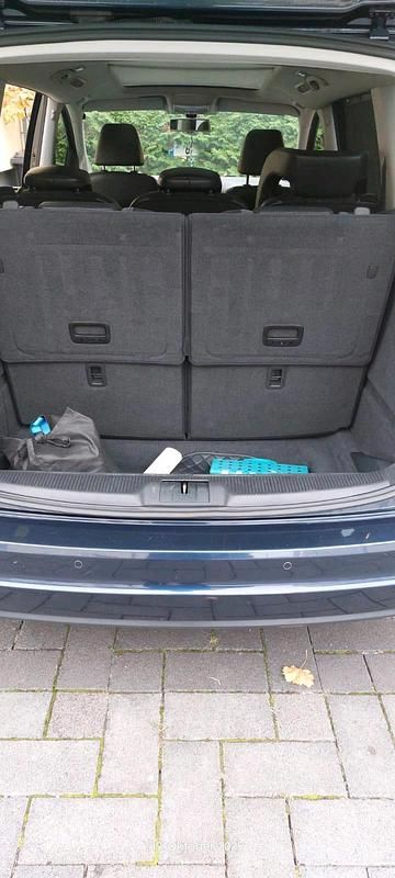 Second-hand VW Sharan 110 CP (80 kW) 2011 Albastru Monovolum