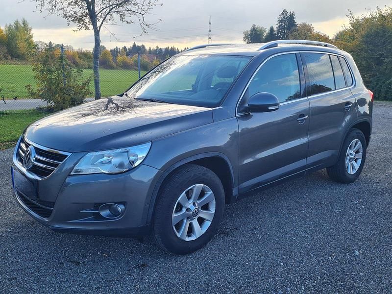 Pepper grey metallic Gebraucht 2011 VW Tiguan Sportline SUV | 9.990 € (Guter Preis) - Bild 1/4