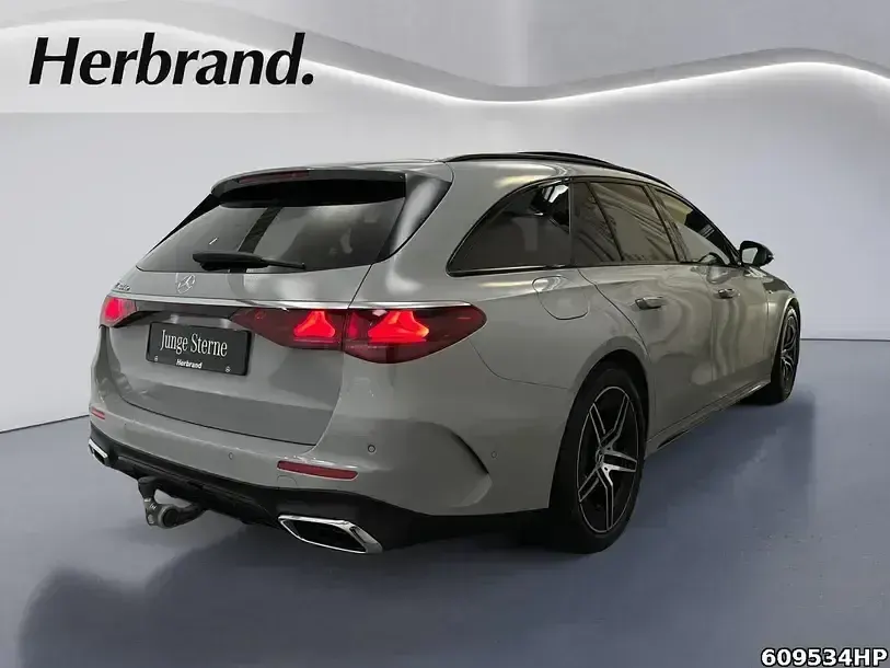 Gebraucht Mercedes E300 AMG 313 PS (230 kW) 2025 Manufaktur lack manufaktur alp Kombi