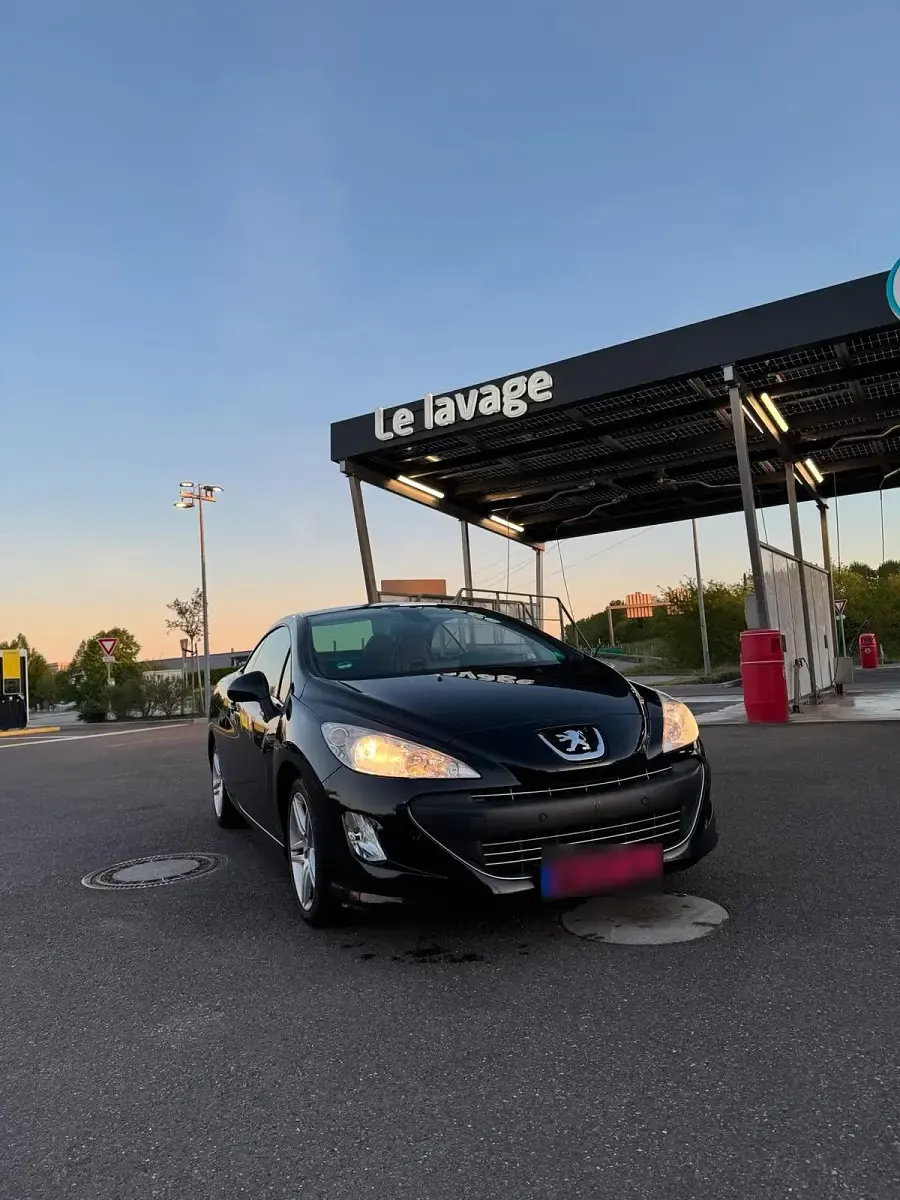 Gebraucht Peugeot 308 CC 140 PS (102 kW) 2010 Schwarz Cabrio