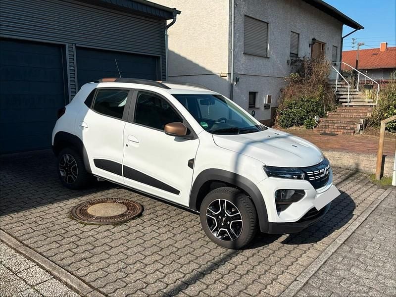 Gebraucht Dacia Spring Extreme 47 kW (65 PS) 2023 Weiß Kleinwagen