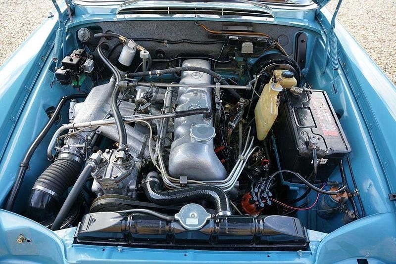 Gebraucht Mercedes W111 150 PS (110 kW) 1967 Blau Coupé