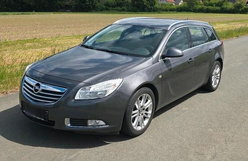 Grau Gebraucht 2010 Opel Insignia Kombi | 4.000 € (Guter Preis) - Bild 1/4
