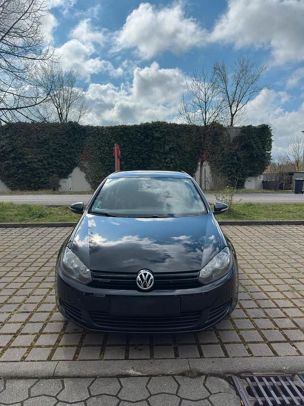 Gebraucht VW Golf VI 105 PS (77 kW) 2012 Schwarz Kleinwagen
