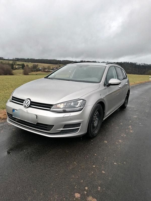 Gebraucht VW Golf VII 125 PS (91 kW) 2017 Gold Kombi