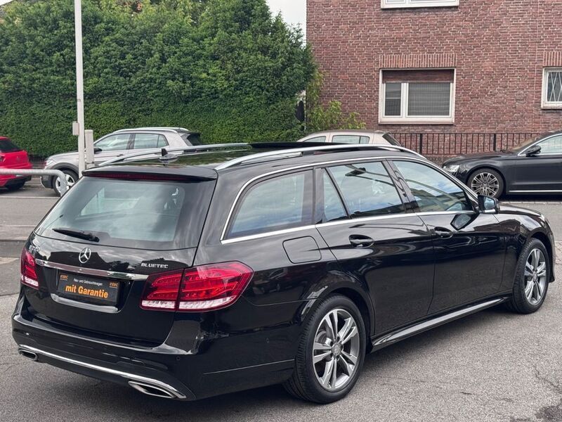 Gebraucht Mercedes E220 AMG line 170 PS (125 kW) 2016 Schwarz Limousine