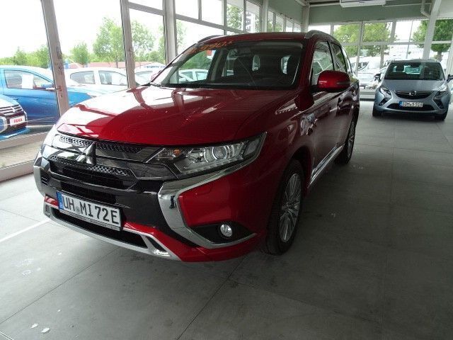 Rot Gebraucht 2021 Mitsubishi Outlander P-HEV Basis SUV | 24.900 € (Guter Preis) - Bild 1/4