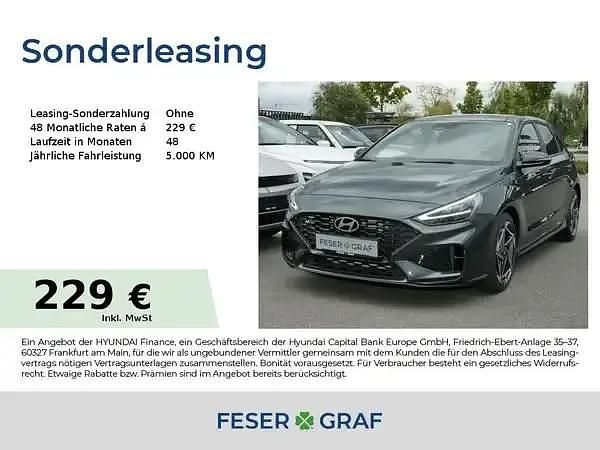 Cypress green Neu 2025 Hyundai i30 Limousine | 28.550 € (Fairer Preis) - Bild 1/4