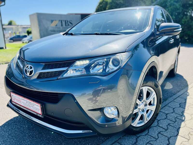 Grey metallic Gebraucht 2013 Toyota RAV4 Executive SUV | 10.590 € (Guter Preis) - Bild 1/4