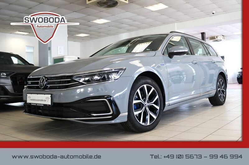 Grau Gebraucht 2022 VW Passat GTE Limousine | 26.490 € (Fairer Preis) - Bild 1/2