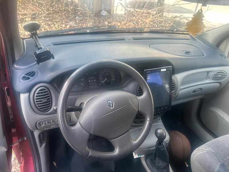 Gebraucht Renault Mégane 120 PS (88 kW) 2010 Rot Limousine