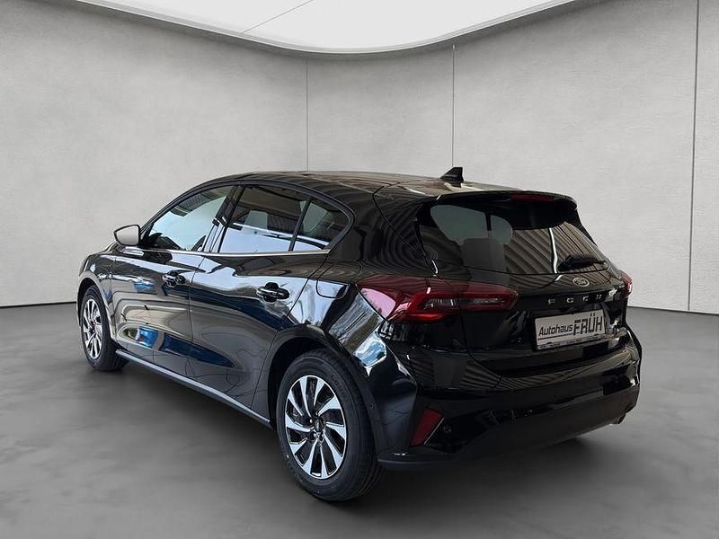 Neu Ford Focus Titanium 155 PS (114 kW) 2026 Schwarz Limousine